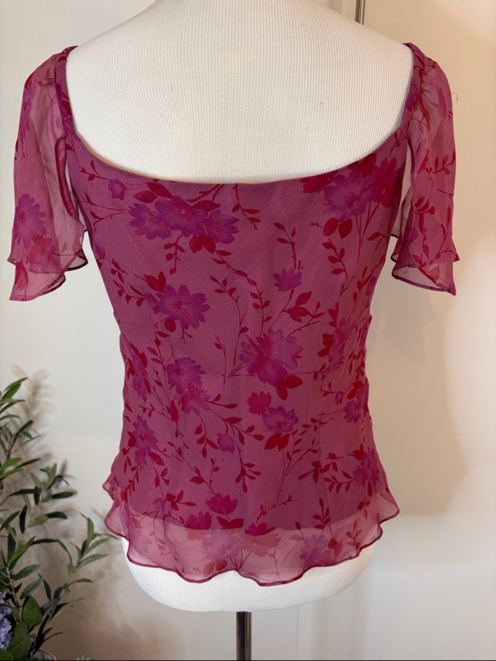 David Warren Vintage Silk Floral Scoop Neck Chiffon Blouse in Berry Plum | 8 - Picture 3 of 5